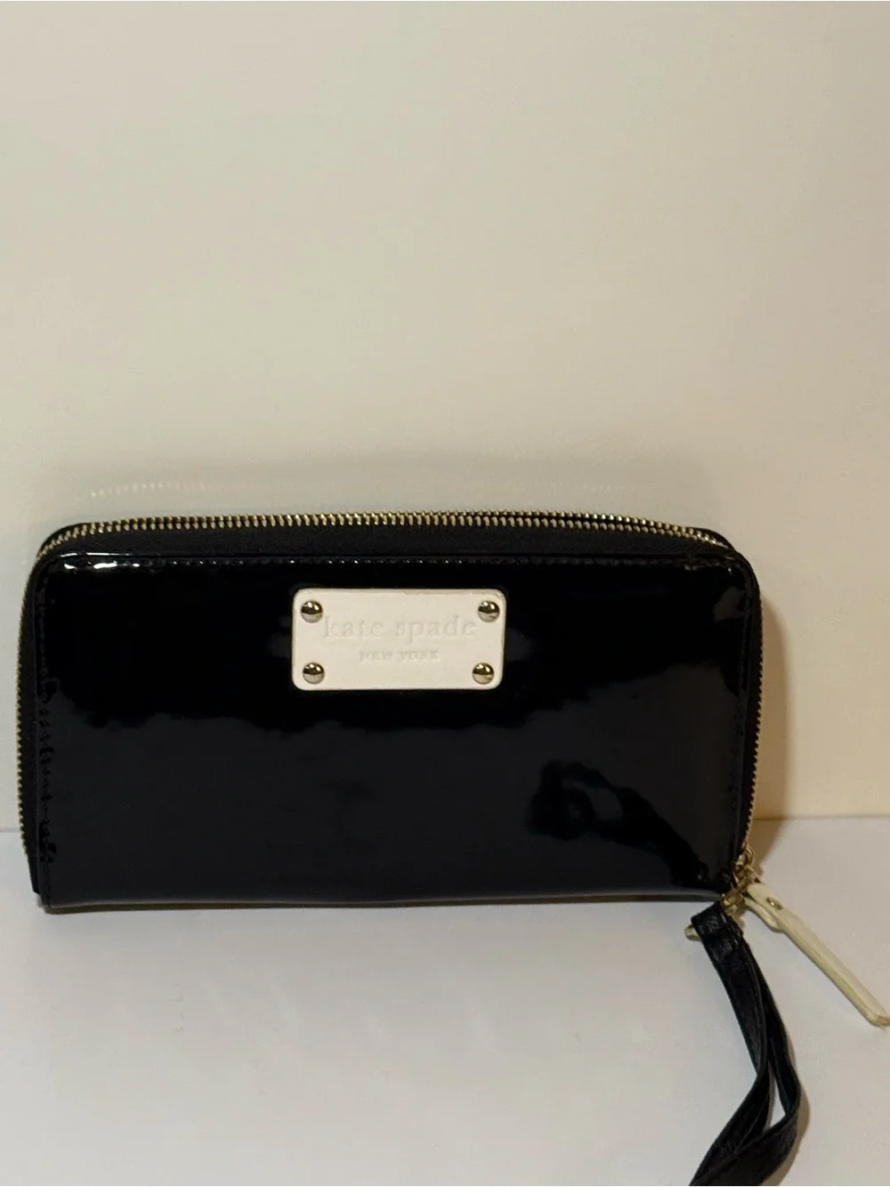 kate spade Neda Henry Street Black Patent Leather Zip Around Wallet